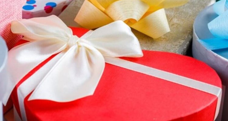 Choosing Elegant Presents for Every Occasion