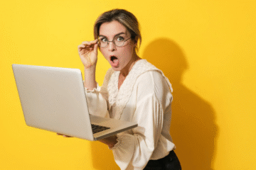 Why Use blue light glasses