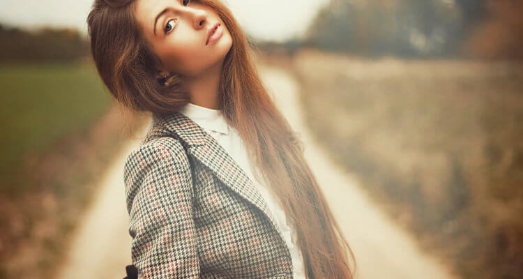 fashion blogger brown hair