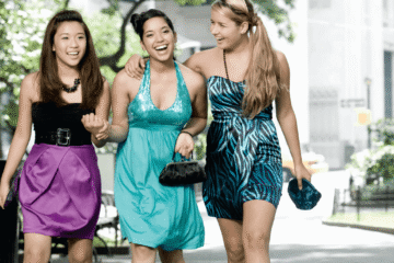 fashion bloggers attend homecoming